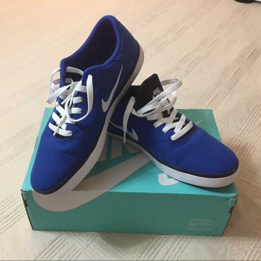 Blue canvas Nike’s
